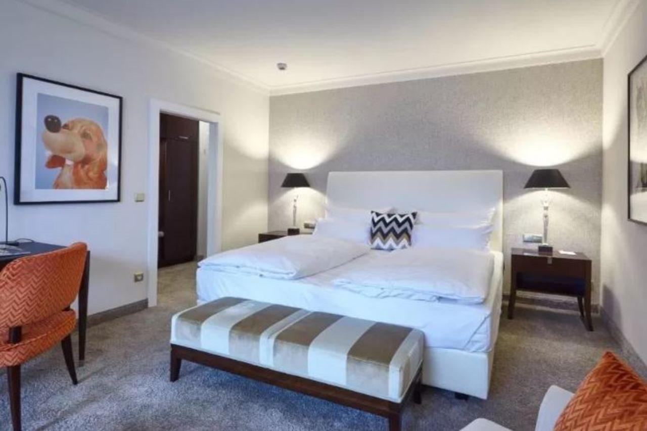 Bernstein Hotel Villa Kastania Берлин Екстериор снимка