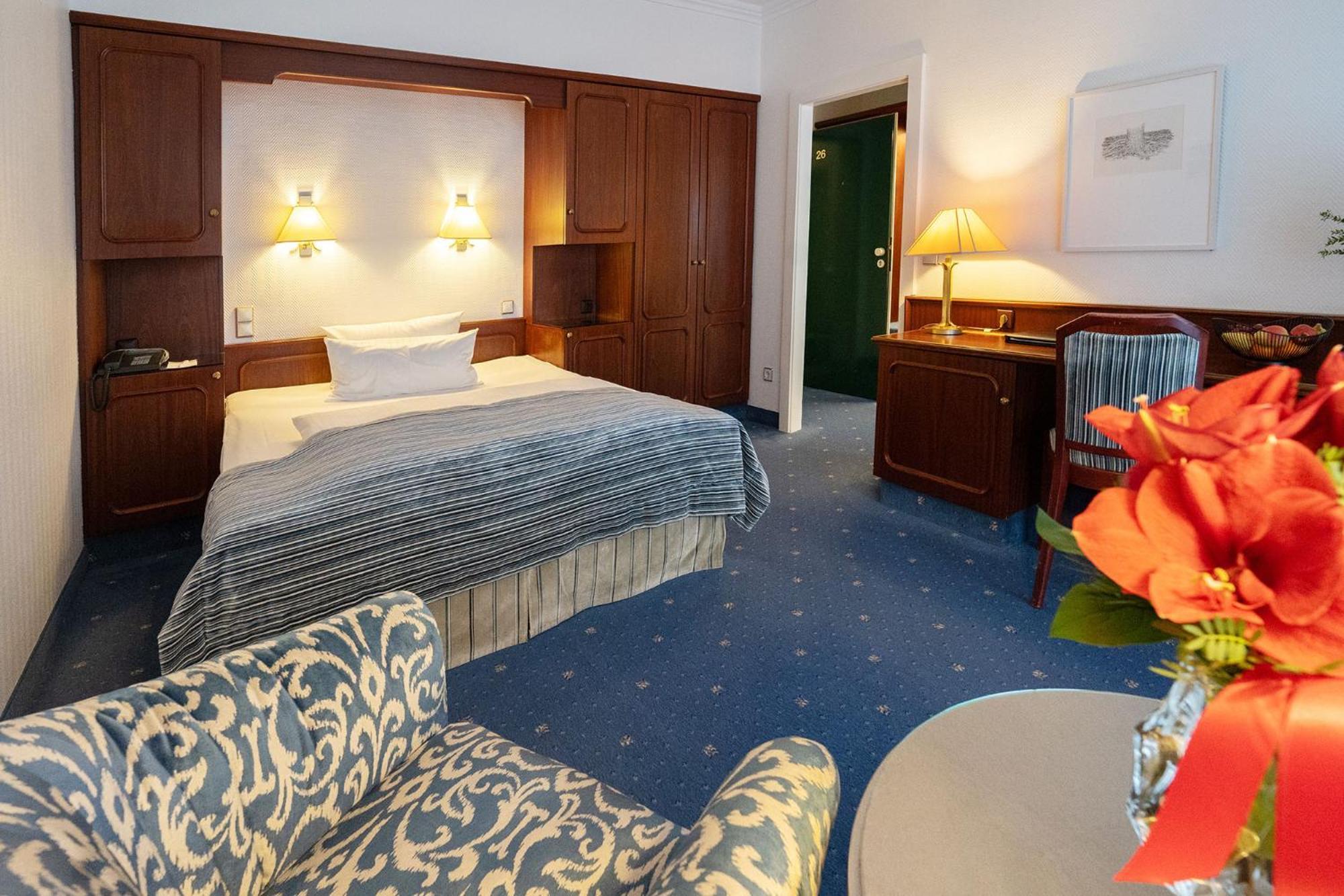 Bernstein Hotel Villa Kastania Берлин Стая снимка