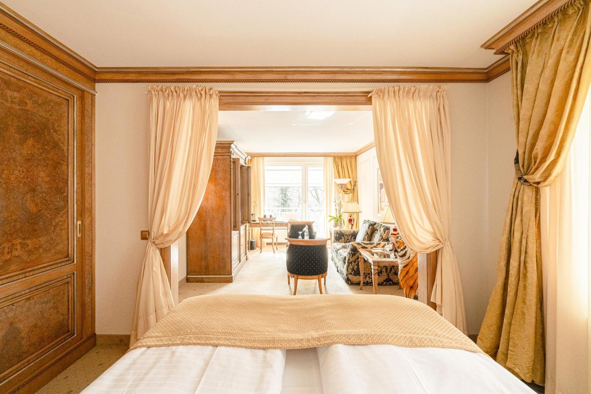 Bernstein Hotel Villa Kastania Берлин Екстериор снимка