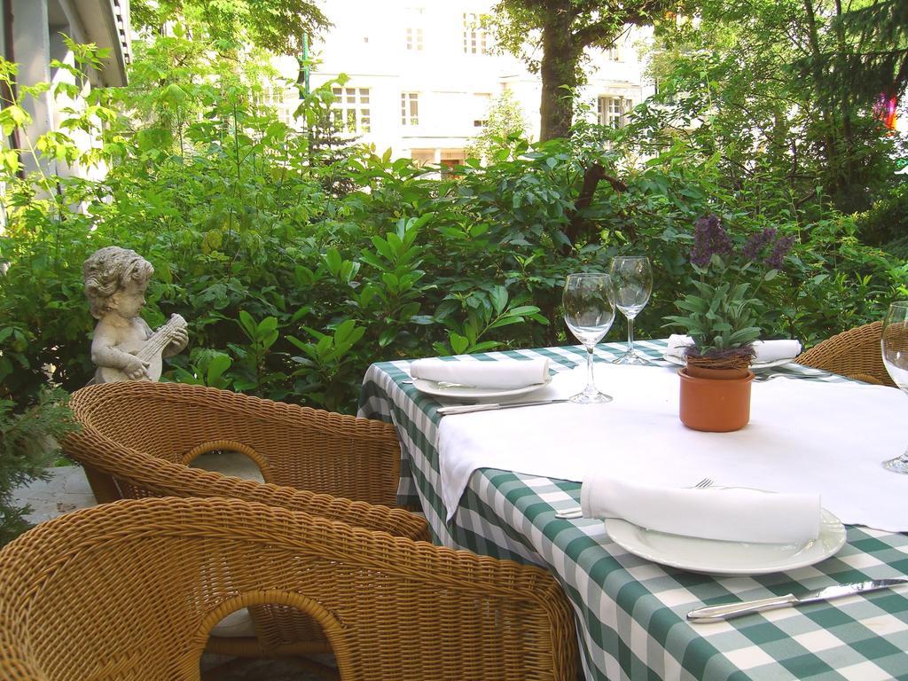 Bernstein Hotel Villa Kastania Берлин Екстериор снимка